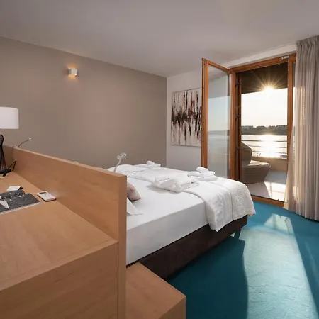 La Thalia Lt Croatia نين