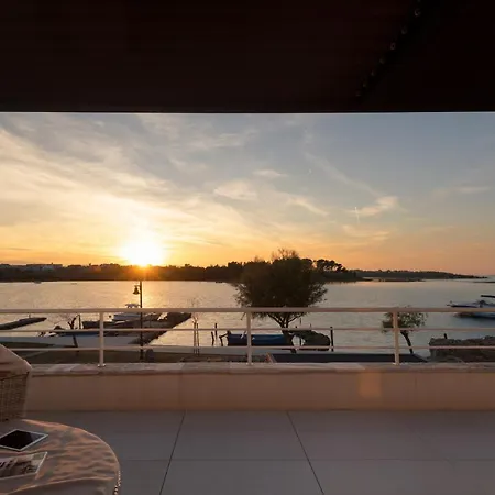 فيلة La Thalia Lt Croatia