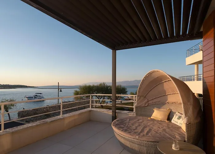 La Thalia Lt Croatia נין