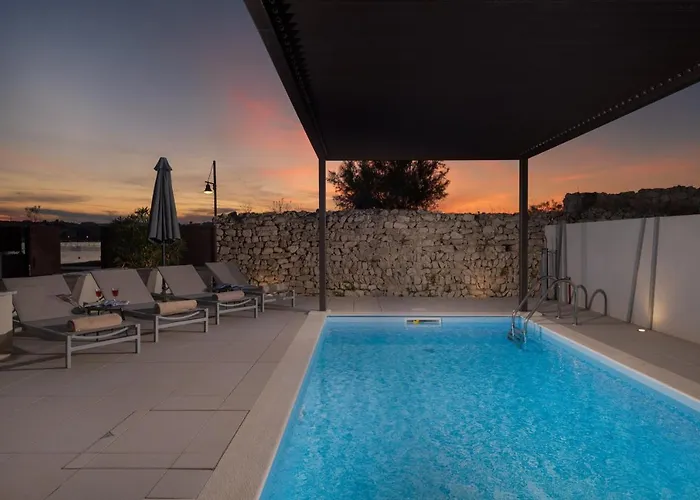 La Thalia Lt Croatia * Nin